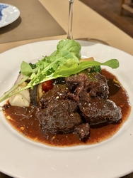 平日の夜に食事...