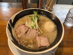 お昼に麺屋...