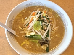 お昼ごはんで伺...