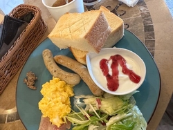 モーニングに伺...