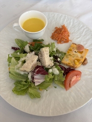 母とランチに行...