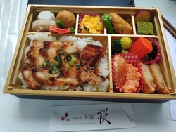 お弁当の差し入...