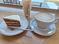 お腹いっぱいで...