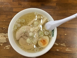 麺はもちもちの...