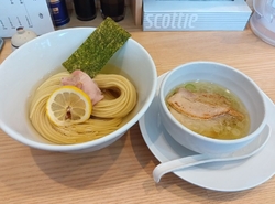 火曜日の12時...