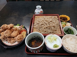 近くの公園を散...