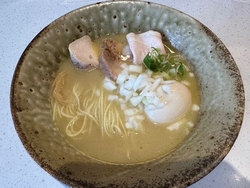 鶏白湯ラーメン...