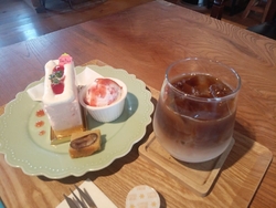 可愛いお店でイ...