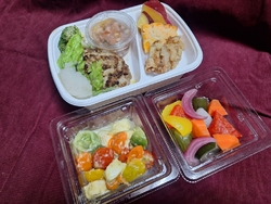 晩ごはんを食べ...