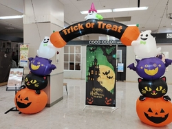 館内にハロウィ...