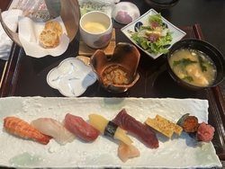 ランチタイムで...