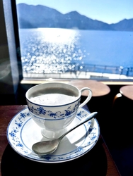 中禅寺湖を観光...