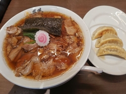 平日の火曜日の...