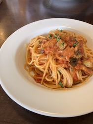 お昼ごはんをい...