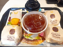 友達と朝マック...