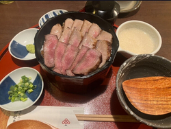 夜に何度か訪れ...