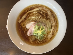 いつも店の外に...