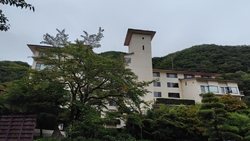 男鹿川を望む里...