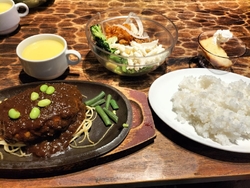 友達とランチへ...
