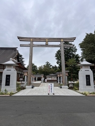 神社西口に大鳥...