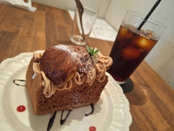 友人とお茶をし...