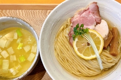 昆布水つけ麺の...