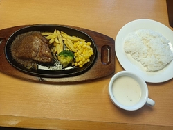 ステーキランチ...