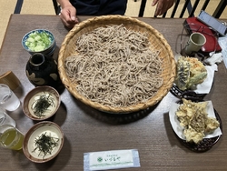 念願のいづるや...
