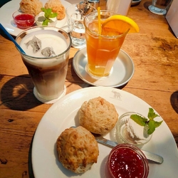 こちらの店舗の...