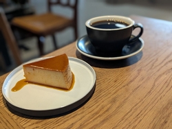 もみじ通りを散...