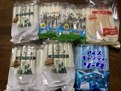 アイスの補充に...
