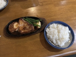 今日のお昼は家...