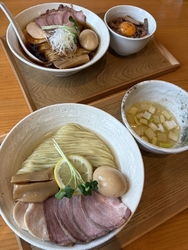 特製鶏醤油らー...