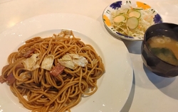 平日お昼訪問。...