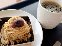 スタバでコーヒ...