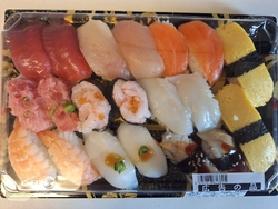お昼と夕飯を買...