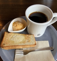 店内へ入り、奥...