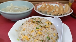 開店と同時に行...