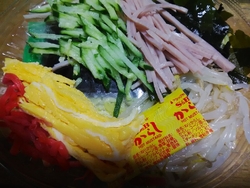 地下のスーパー...