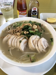 鶏肉のフォーを...