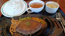 ランチ時間に訪...