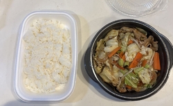 肉野菜炒め弁当...