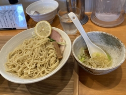 昆布水ラーメン...