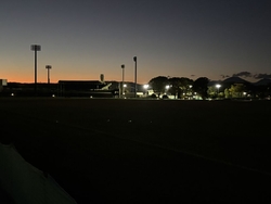 家族で夕方のジ...