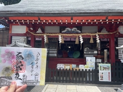 本殿に和傘がき...