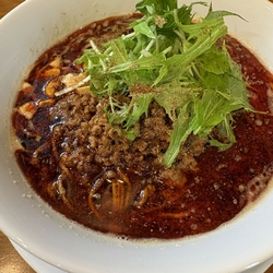 麻辣担々麺をい...