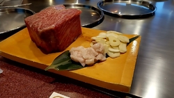 妹が家族を食事...