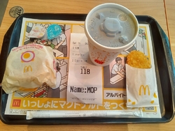 朝マックでお邪...