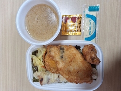 お昼は何にしよ...