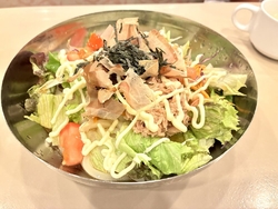 休日何食べよう...